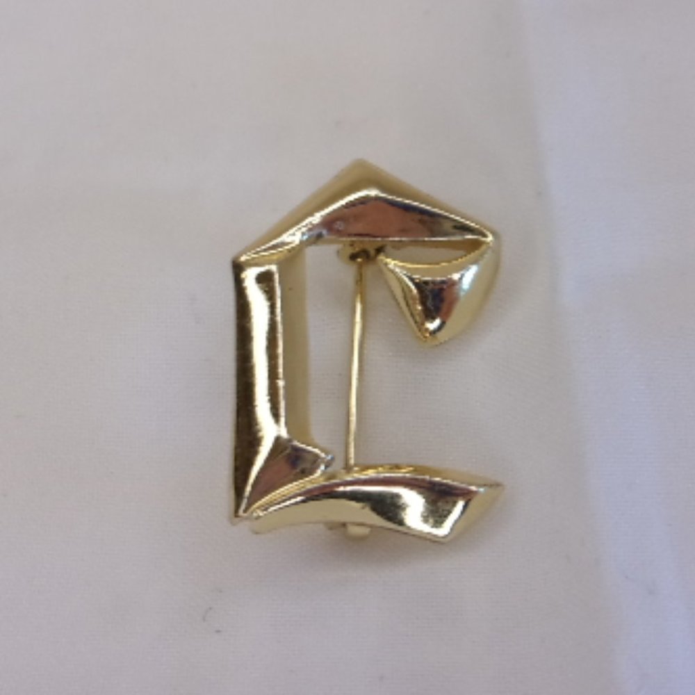 Beaujewels Gold Tone Letter Initial C Brooch Pin